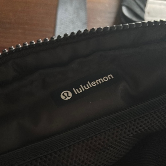 lululemon athletica Black Belt Bag - Picture 4 of 8
